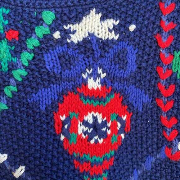 Vintage Signatures by Northern Isles Petites 🎄Knitted by Hand🎅🏻 - Picture 7 of 16